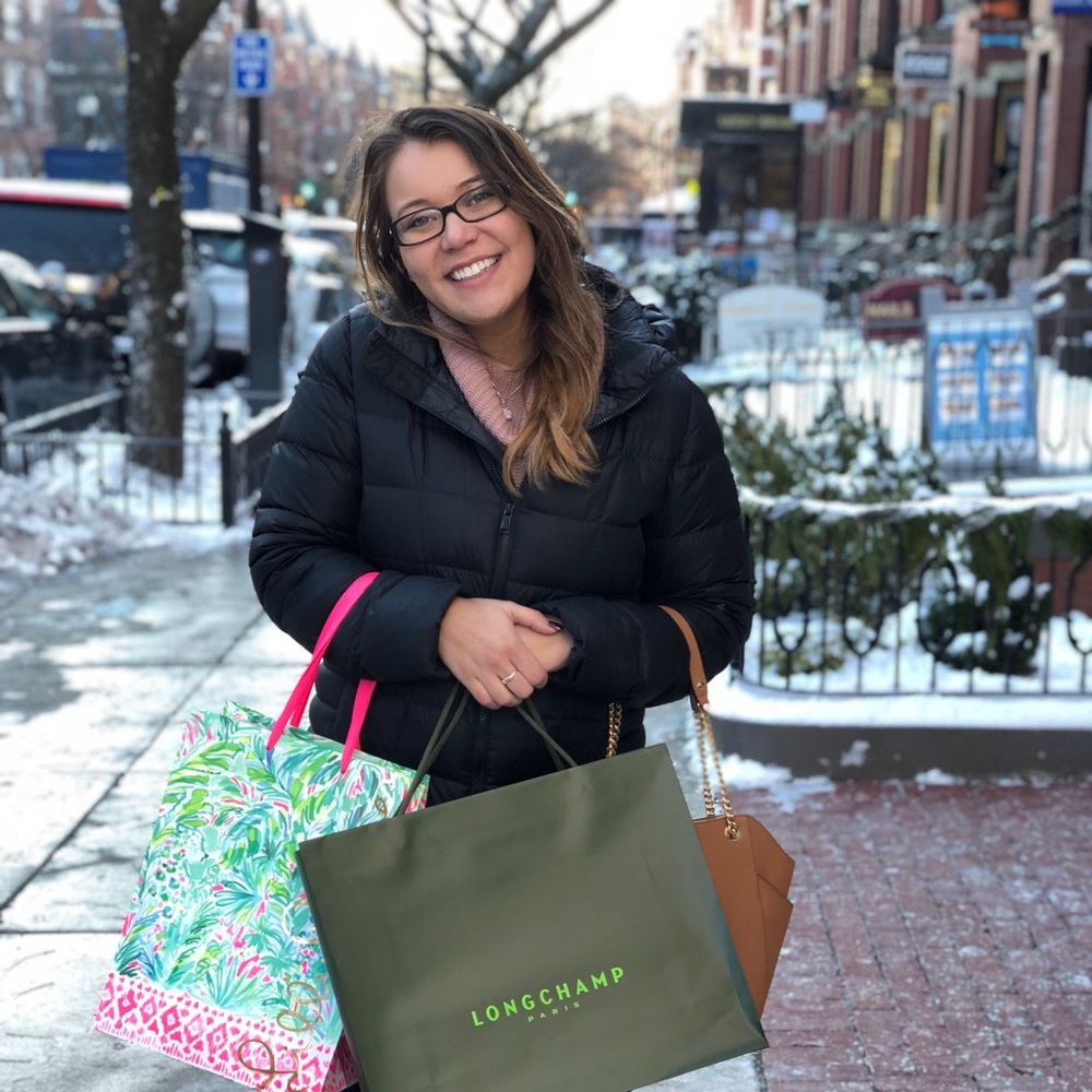 Meet your Posher, Lara